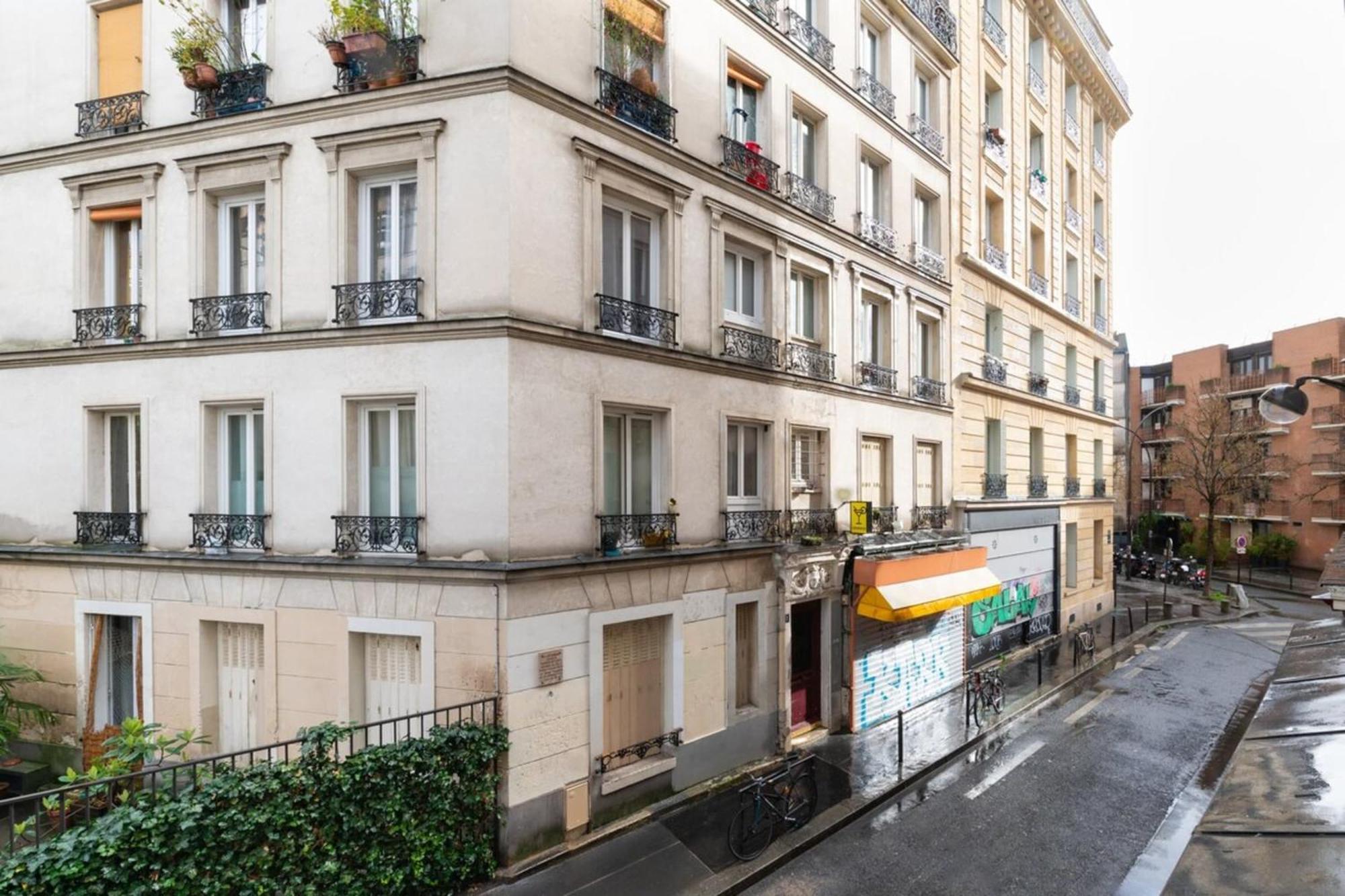 Stylish Contemporary 1bd Apartmentmenilmontant Apartment Paris